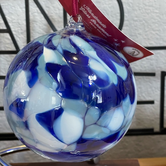 Zorza handmade glass ornament with hanger - Picture 10 of 10